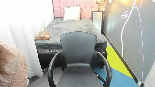 EmmaaEvans  online show from 01/27/25, 02:57