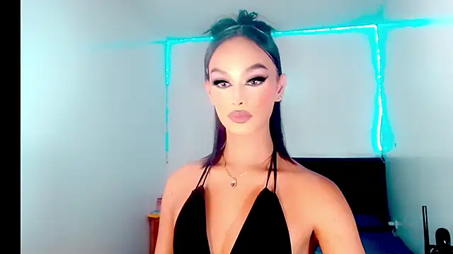  Riannagarcia  online show from 12/18/25, 03:45