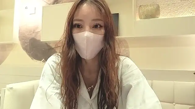 Snapshot of Ema_japanese chatting on 11/21/25, 10:25 Ema japanese online show from 11/21/25, 10:25