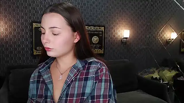 Snapshot of _extraterrestrial_ chatting on 01/02/25, 06:23  extraterrestrial  online show from 01/02/25, 06:23