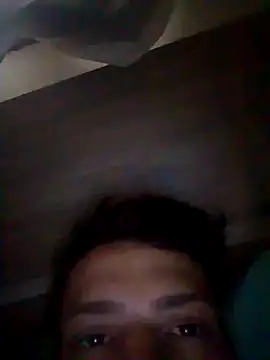 Snapshot of Adee21e chatting on 11/14/25, 12:59 Adee21e online show from 11/14/25, 12:59