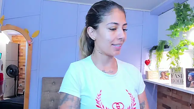 Georgina-coule online show from 09/17/25, 03:24