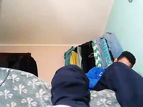 andrescaraballo online show from 10/24/25, 03:14