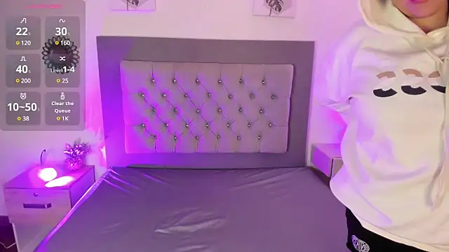 Kylie2211 online show from 03/05/25, 06:34