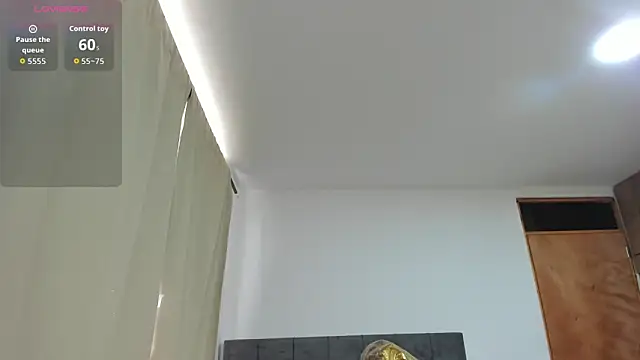 Kylie2211 online show from 04/29/26, 05:06