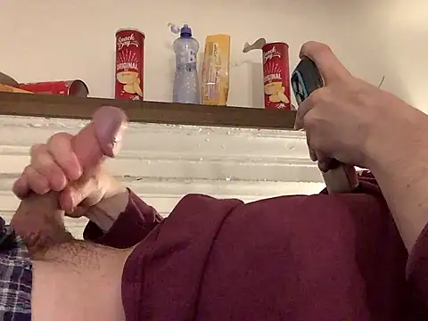 Snapshot of Hebrewhammers42 chatting on 12/11/24, 10:06 Hebrewhammers42 online show from 12/11/24, 10:06