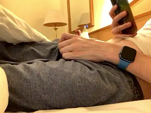 Snapshot of Hebrewhammers42 chatting on 12/28/24, 08:36 Hebrewhammers42 online show from 12/28/24, 08:36