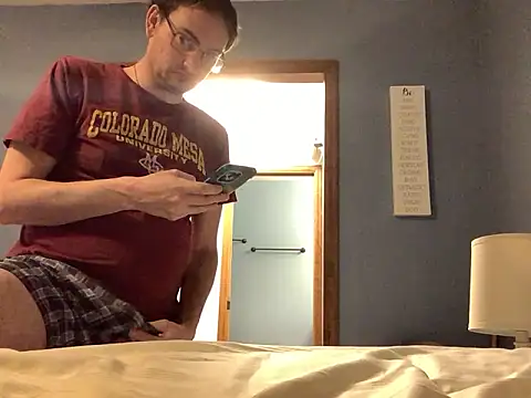 Snapshot of Hebrewhammers42 chatting on 03/19/25, 03:30 Hebrewhammers42 online show from 03/19/25, 03:30