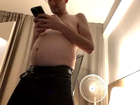 Hebrewhammers42 online show from 12/17/25, 07:42