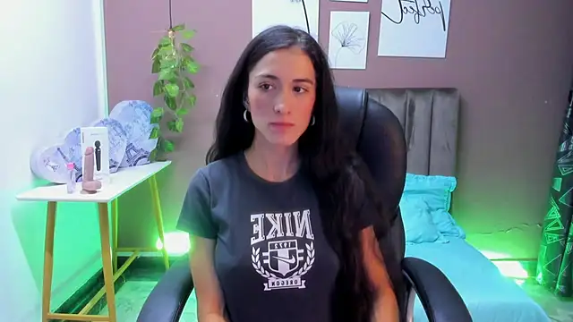 SharonSander online show from 02/02/25, 02:38