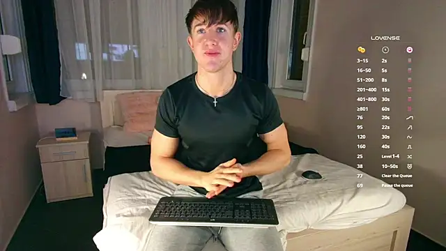 ChristianLevine  online show from 11/22/25, 06:40