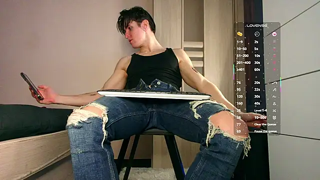 ChristianLevine  online show from 01/07/26, 04:53