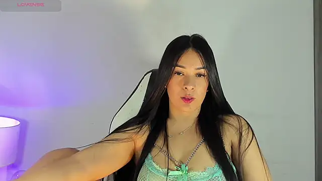 bella hadid1  online show from 12/05/24, 05:37