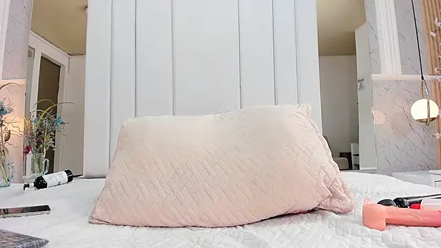 LiaObrien online show from 02/24/25, 11:30