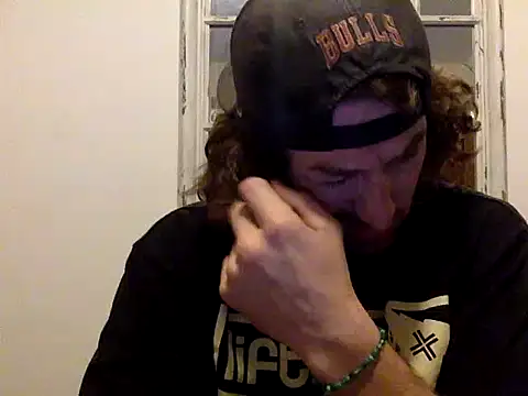 Snapshot of sirchubster chatting on 12/15/25, 06:39 sirchubster online show from 12/15/25, 06:39