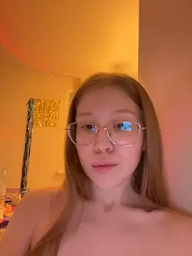 Snapshot of Eva_Weyne chatting on 01/03/25, 08:11 Eva Weyne online show from 01/03/25, 08:11