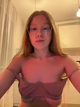 Snapshot of Eva_Weyne chatting on 02/28/25, 03:26 Eva Weyne online show from 02/28/25, 03:26