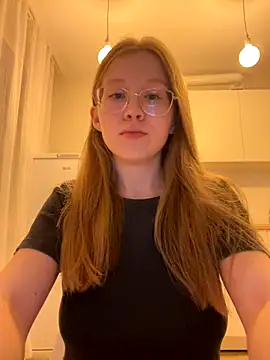 Snapshot of Eva_Weyne chatting on 10/02/25, 08:27 Eva Weyne online show from 10/02/25, 08:27