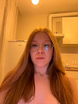 Snapshot of Eva_Weyne chatting on 10/08/25, 07:22 Eva Weyne online show from 10/08/25, 07:22