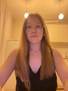 Snapshot of Eva_Weyne chatting on 10/22/25, 06:29 Eva Weyne online show from 10/22/25, 06:29