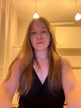 Snapshot of Eva_Weyne chatting on 10/30/25, 07:58 Eva Weyne online show from 10/30/25, 07:58