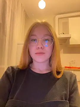 Snapshot of Eva_Weyne chatting on 11/04/25, 07:57 Eva Weyne online show from 11/04/25, 07:57