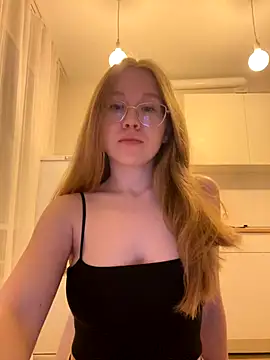 Snapshot of Eva_Weyne chatting on 11/13/25, 07:46 Eva Weyne online show from 11/13/25, 07:46