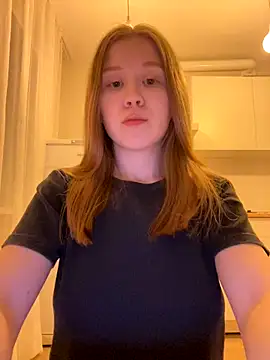 Snapshot of Eva_Weyne chatting on 12/13/25, 09:42 Eva Weyne online show from 12/13/25, 09:42