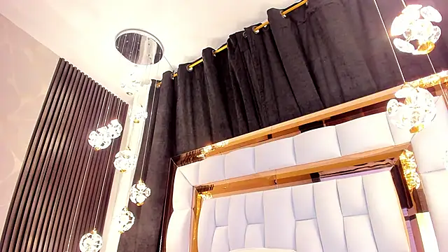 Snapshot of SarayRoyse chatting on 03/20/25, 07:14 SarayRoyse online show from 03/20/25, 07:14