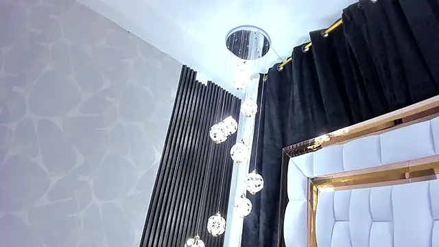 Snapshot of SarayRoyse chatting on 09/29/25, 07:30 SarayRoyse online show from 09/29/25, 07:30