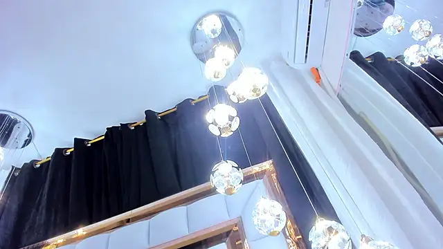 SarayRoyse online show from 12/02/25, 07:20