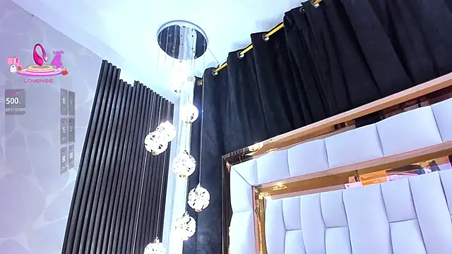 SarayRoyse online show from 04/08/26, 07:25