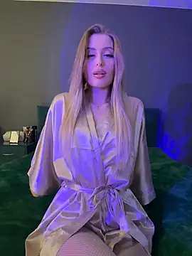 Snapshot of Sweet__Milly chatting on 01/20/25, 07:57 Sweet Milly online show from 01/20/25, 07:57