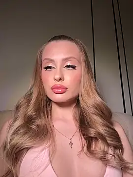 Snapshot of Sweet__Milly chatting on 02/13/26, 02:24 Sweet Milly online show from 02/13/26, 02:24