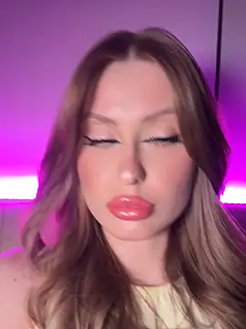 Snapshot of Sweet__Milly chatting on 03/02/26, 06:59 Sweet Milly online show from 03/02/26, 06:59