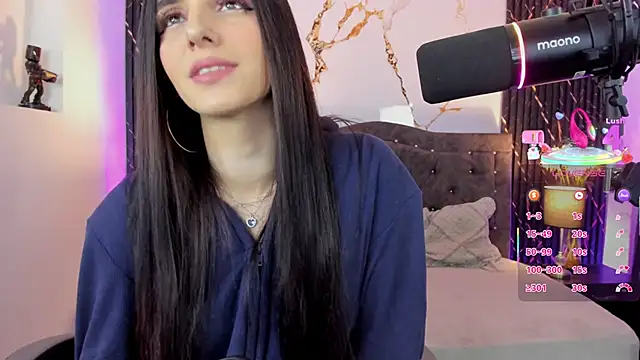 Snapshot of devlin_violett chatting on 11/02/25, 03:42 devlin violett online show from 11/02/25, 03:42