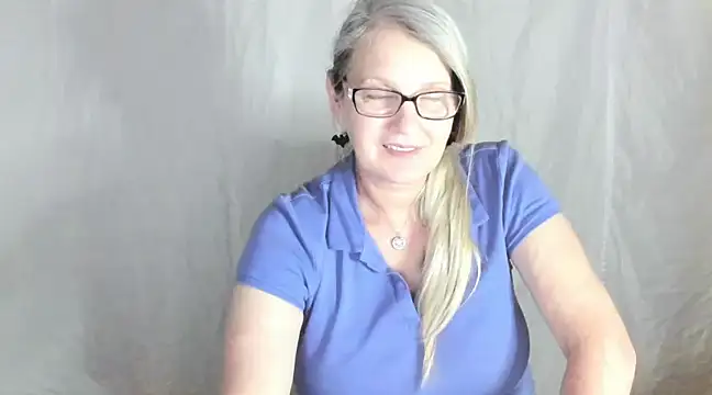 Snapshot of irinamaux chatting on 02/21/25, 05:09 irinamaux online show from 02/21/25, 05:09