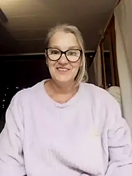 Snapshot of irinamaux chatting on 11/01/25, 06:04 irinamaux online show from 11/01/25, 06:04