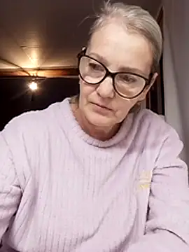 Snapshot of irinamaux chatting on 11/03/25, 07:20 irinamaux online show from 11/03/25, 07:20