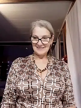 Snapshot of irinamaux chatting on 11/07/25, 06:57 irinamaux online show from 11/07/25, 06:57