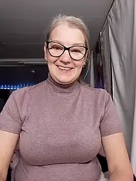 Snapshot of irinamaux chatting on 11/19/25, 05:29 irinamaux online show from 11/19/25, 05:29