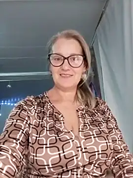 Snapshot of irinamaux chatting on 11/22/25, 09:58 irinamaux online show from 11/22/25, 09:58