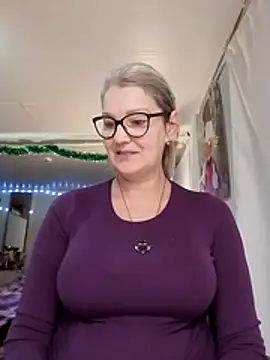 Snapshot of irinamaux chatting on 11/27/25, 06:26 irinamaux online show from 11/27/25, 06:26