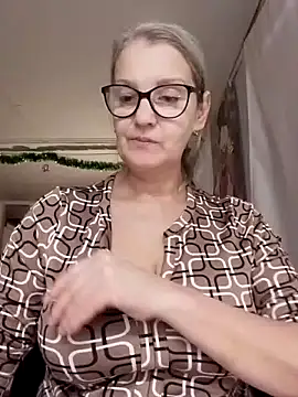 Snapshot of irinamaux chatting on 11/30/25, 10:52 irinamaux online show from 11/30/25, 10:52