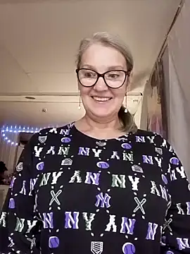 Snapshot of irinamaux chatting on 12/03/25, 07:16 irinamaux online show from 12/03/25, 07:16