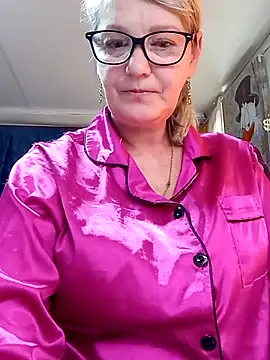 irinamaux online show from 05/17/26, 07:17