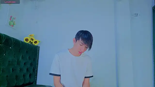 Levii Ackermann online show from 04/13/26, 01:49