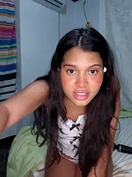 Snapshot of Tamiapple chatting on 11/04/25, 02:54 Tamiapple online show from 11/04/25, 02:54