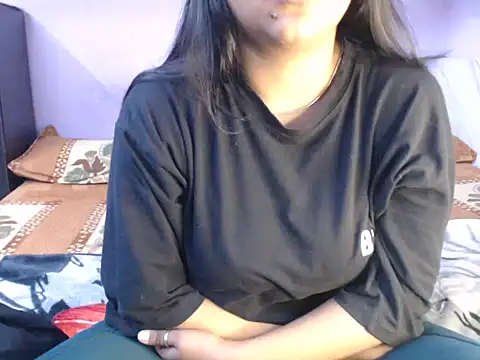 Snapshot of Freya_nia chatting on 12/27/24, 01:07 Freya nia online show from 12/27/24, 01:07