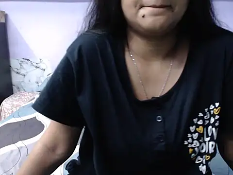 Snapshot of Freya_nia chatting on 09/25/25, 11:47 Freya nia online show from 09/25/25, 11:47